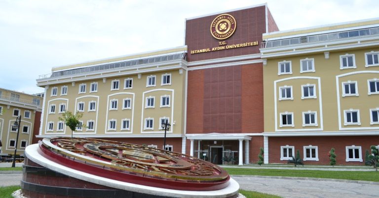 İstanbul Aydın Universitetindən nümunəvi addım: Şəhid övladı və qazilər ödənişsiz təhsil alacaq