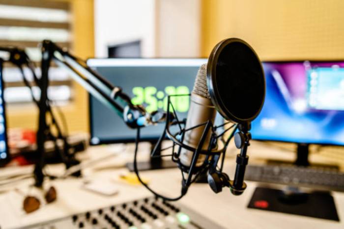 Süni intellektlə işləyən ilk radio studiya yaradıldı