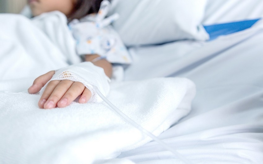 Qardaşı ilə oynayan qızın boynu sınaraq öldü