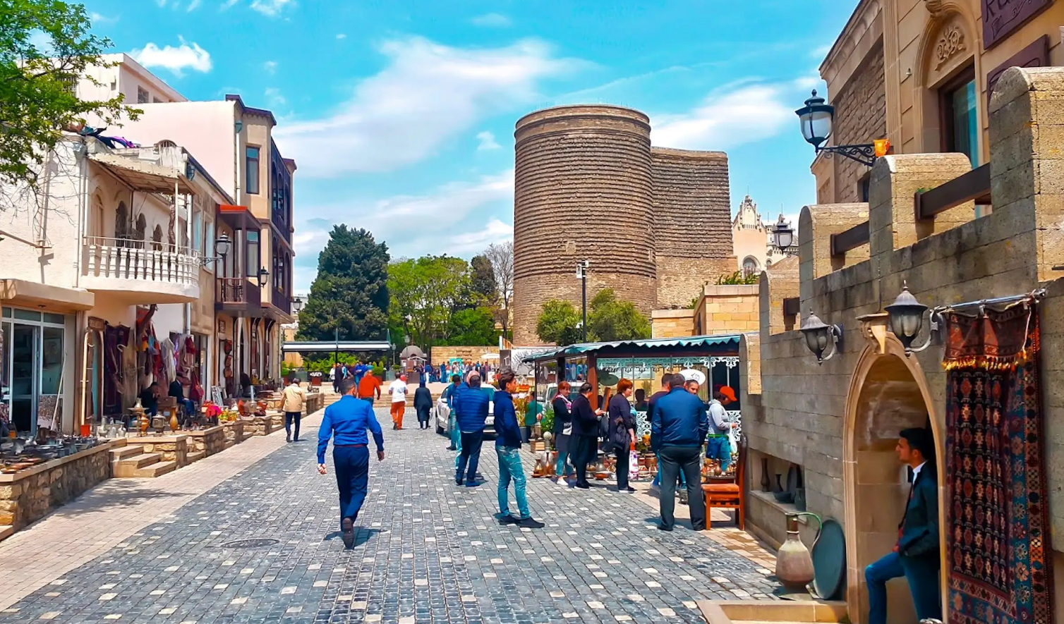 İçərişəhərdə söyüş söydü, bu qədər CƏRİMƏLƏNDİ