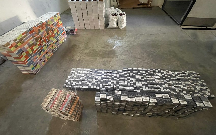 Rusiyadan gələn Azərbaycan vətəndaşı gömrükdən siqaretləri gizlətməyə çalışdı - FOTO