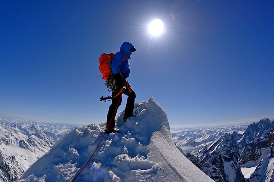 Hündür dağa qalxan 4 alpinist yıxılaraq öldü