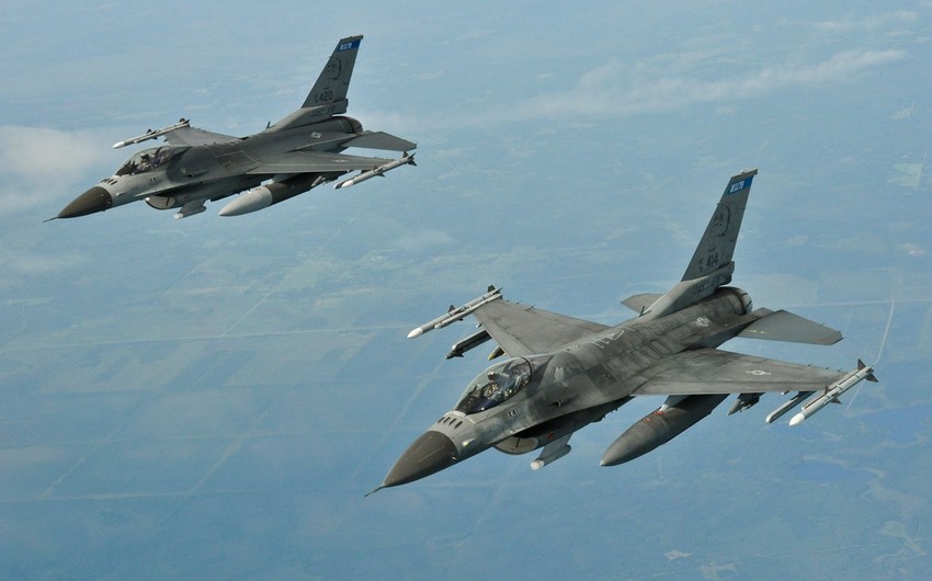 Müdafiə naziri: “Ukrayna ilk F-16 qırıcılarını 6-7 aydan tez ala bilməyəcək”