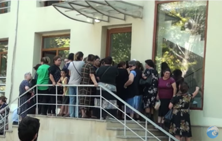 Azərbaycanda xəstəxanada acınacaqlı vəziyyət - Dərmanlar... - VİDEO