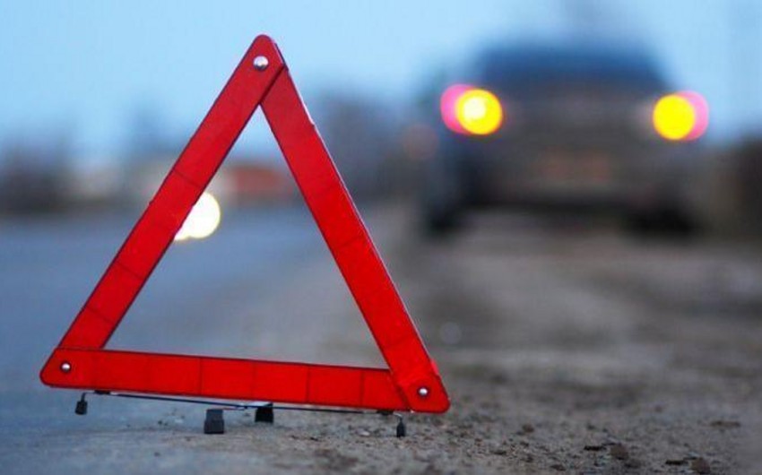 Gəncədə ata və 5 yaşlı qızını avtomobil vurdu