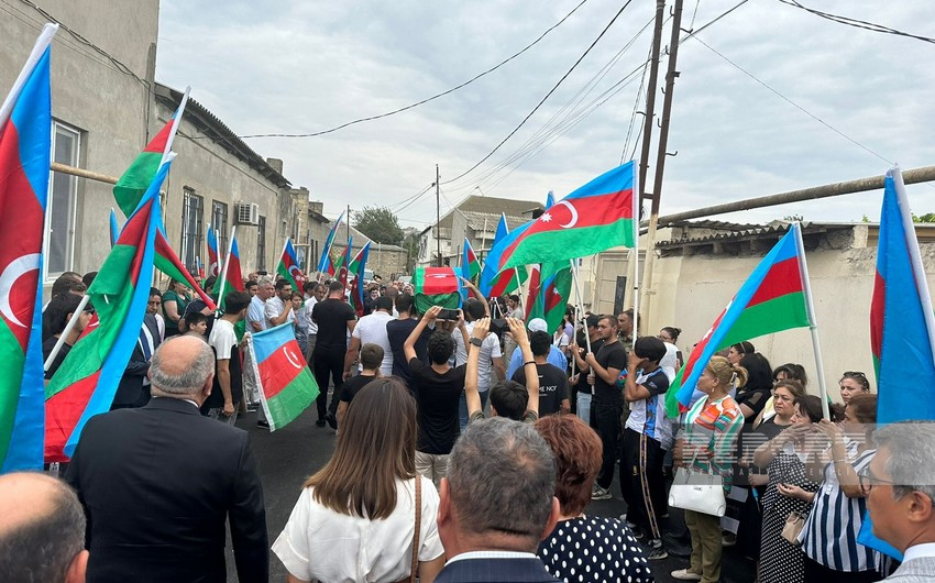 Nəşi 31 il sonra tapılmış Nurəli Abdullayevlə vida mərasimi keçirilir - VİDEO