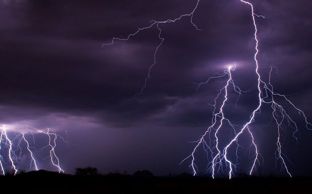 Bəzi rayonlarda şimşək çaxıb, leysan yağıb - FAKTİKİ HAVA