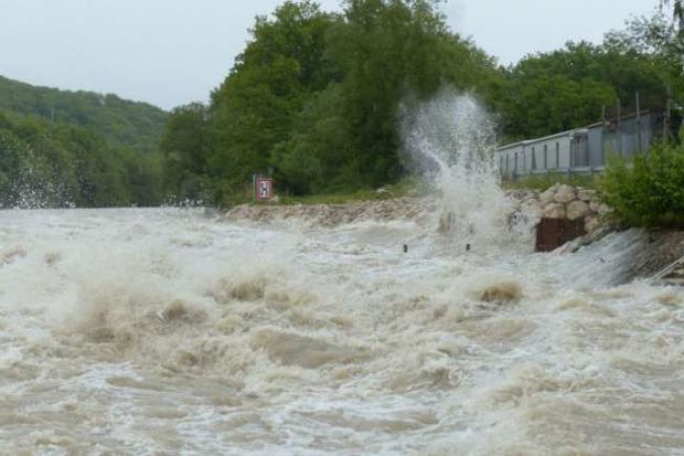 Giləzi-Xızı yolunda sel sularının yaratdığı problem aradan qaldırıldı