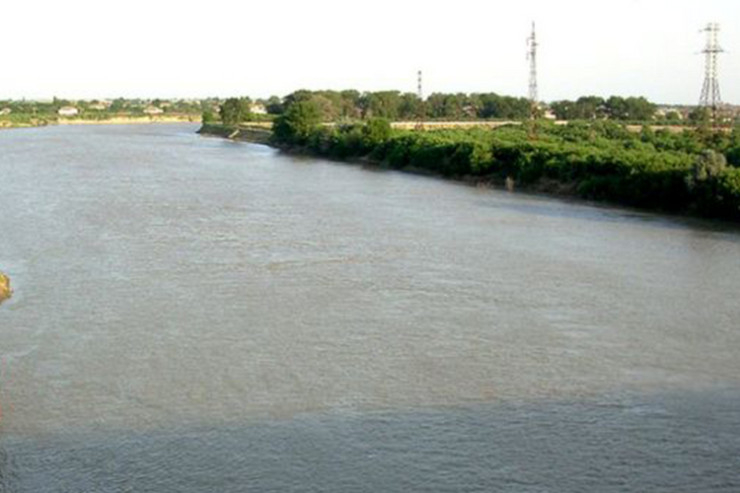 Sabirabadda kişi özünü Kürə atdı