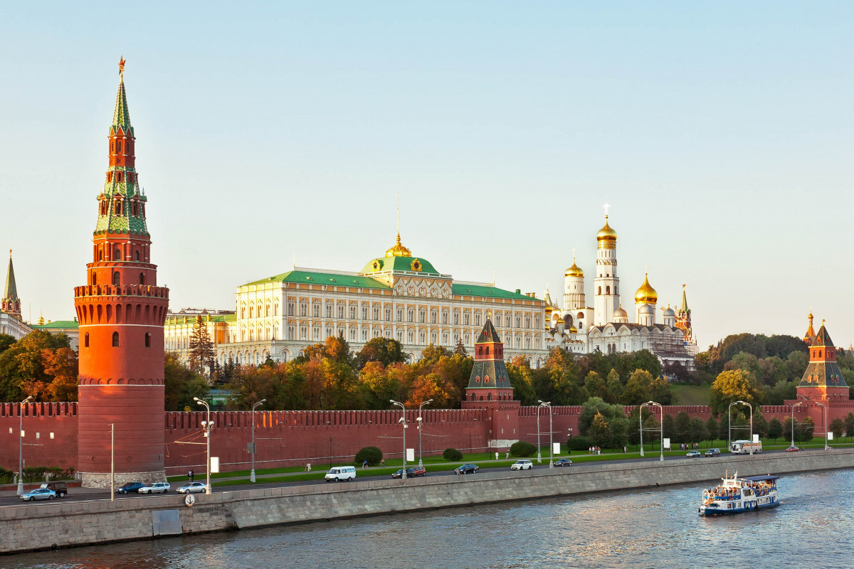 Kreml: Putin prezidentliyə namizədliyini irəli sürsə, heç kim onunla rəqabət apara bilməyəcək