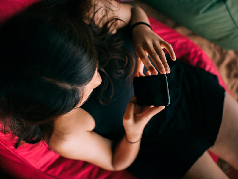 Bakıda sığortada işləyən qızın intim görüntüləri yayıldı - atasının ürəyi partlayıb öldü