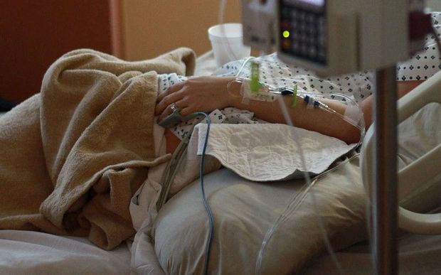 Şamaxıda ər arvadını və digər qadını bıçaqladı