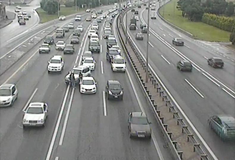 Aeroport şosesində qəza olub, sıxlıq yaranıb