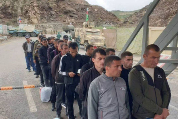 Ermənilər Qarabağı tərk etməkdə davam edirlər - FOTO