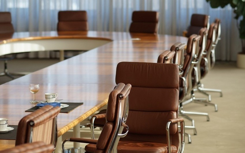 Azərbaycanda vəzifəli şəxslər işdən çıxarıldılar