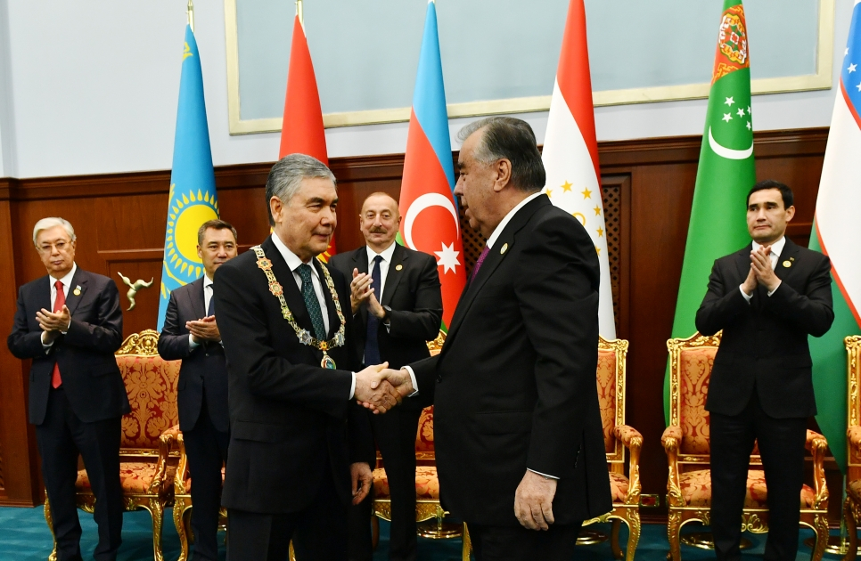 İlham Əliyev Qurbanqulu Berdiməhəmmədovun təltifolunma mərasimində iştirak etdi - FOTO