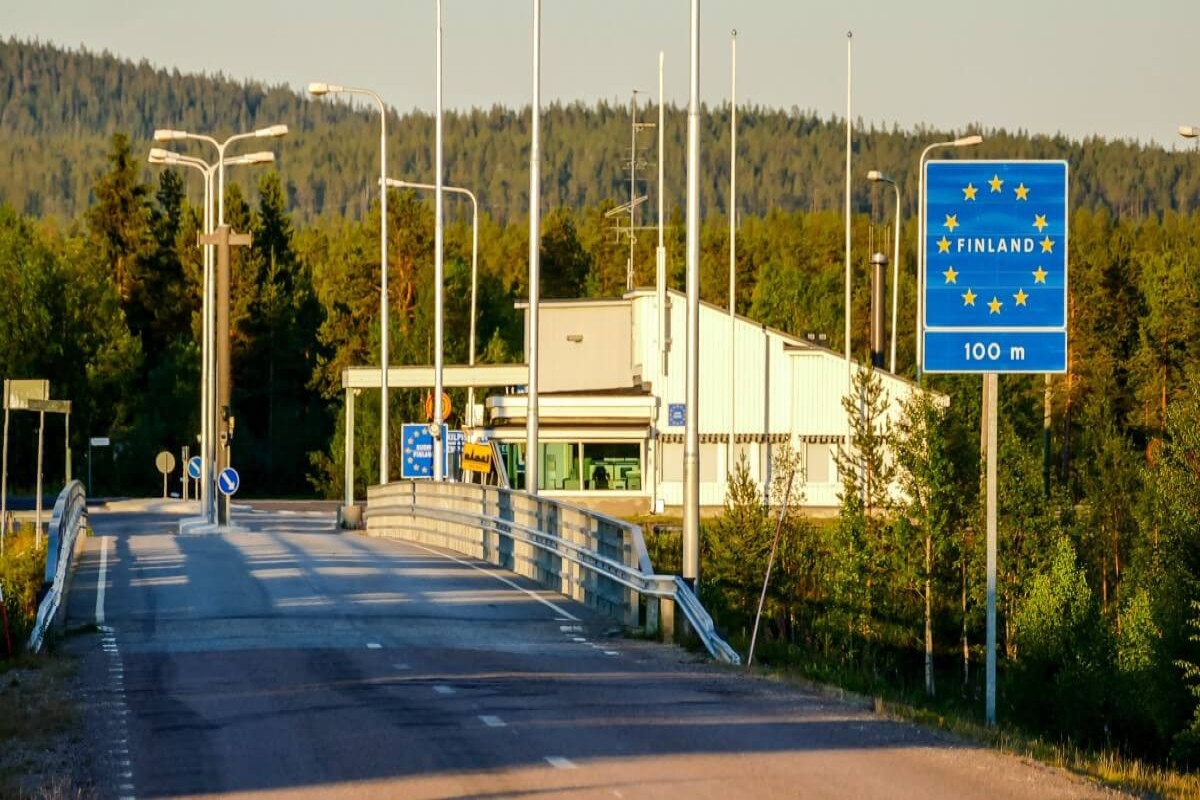 Finlandiya Rusiya nömrəli avtomobillərin girişini qadağan etməyi planlaşdırır
