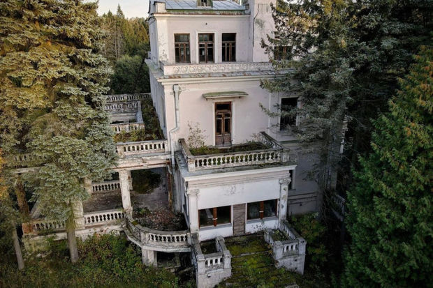 Stalinin bağ evi hərraca çıxarıldı