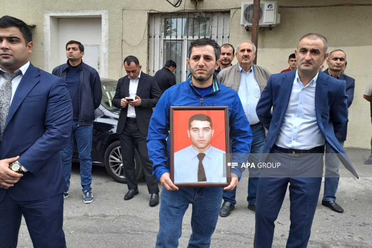 Füzulidə yol qəzasında həlak olan polislə vida mərasimi keçirilir - FOTOLAR