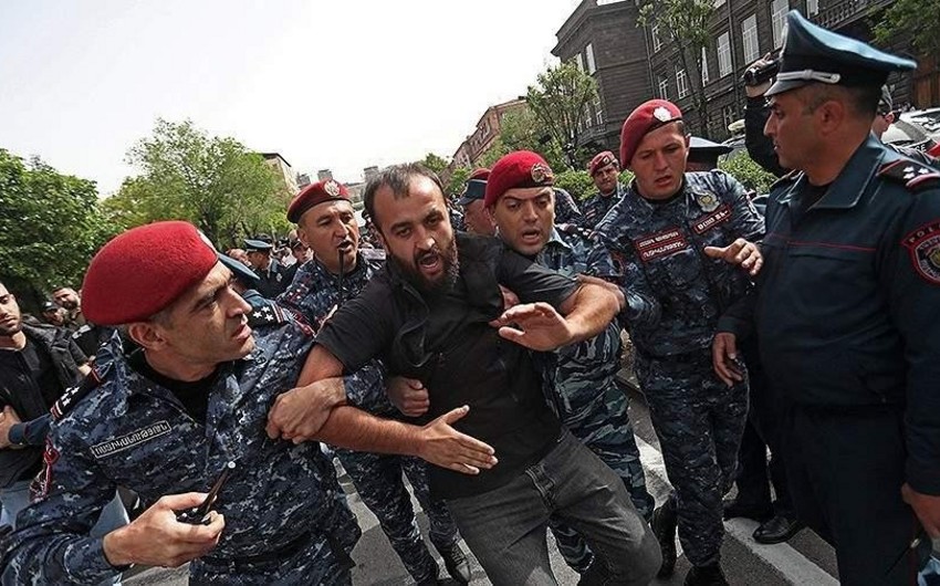 İrəvanda etiraz aksiyaları zamanı 56 nəfər saxlanıldı