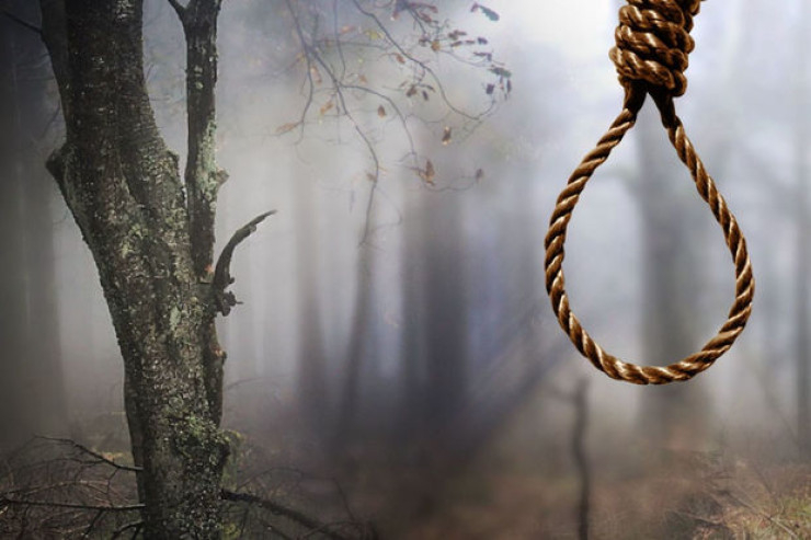 Sumqayıtda parkda asılmış kişi meyiti TAPILDI