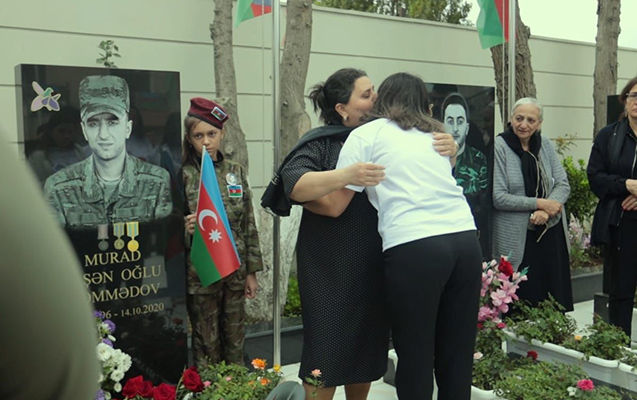 İş yoldaşlarının bu addımı şəhid anasını kövrəltdi - VİDEO