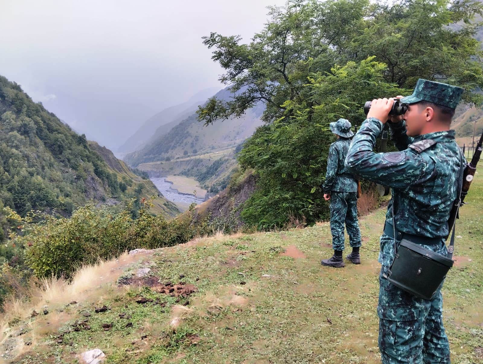 "Ermənistanla sərhəddə 19 yeni hərbi hissə, 140 sərhəd-döyüş məntəqəsi yaradılıb"