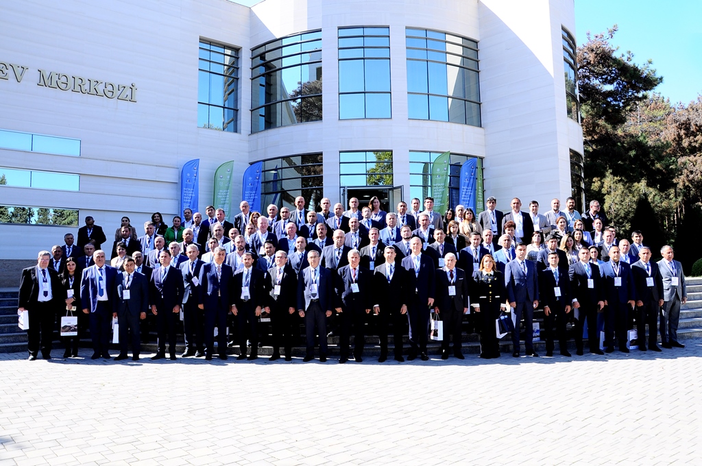 Naftalanda Beynəlxalq Elmi-Praktik Konfrans işini davam etdirib - FOTOLAR