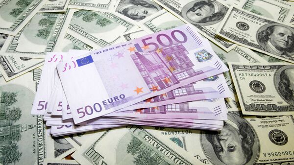 “İlin sonunda dollar və avro bərabərləşəcək”