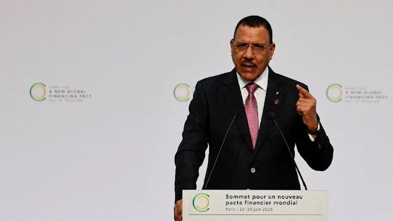 Çevrilişlə devrilmiş lider qaçmaq istədi, saxlanıldı