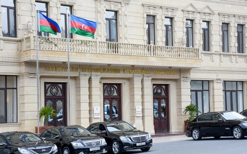 Konstitusiya Məhkəməsi məcburi əmək müqaviləsi ilə bağlı qərar qəbul etdi