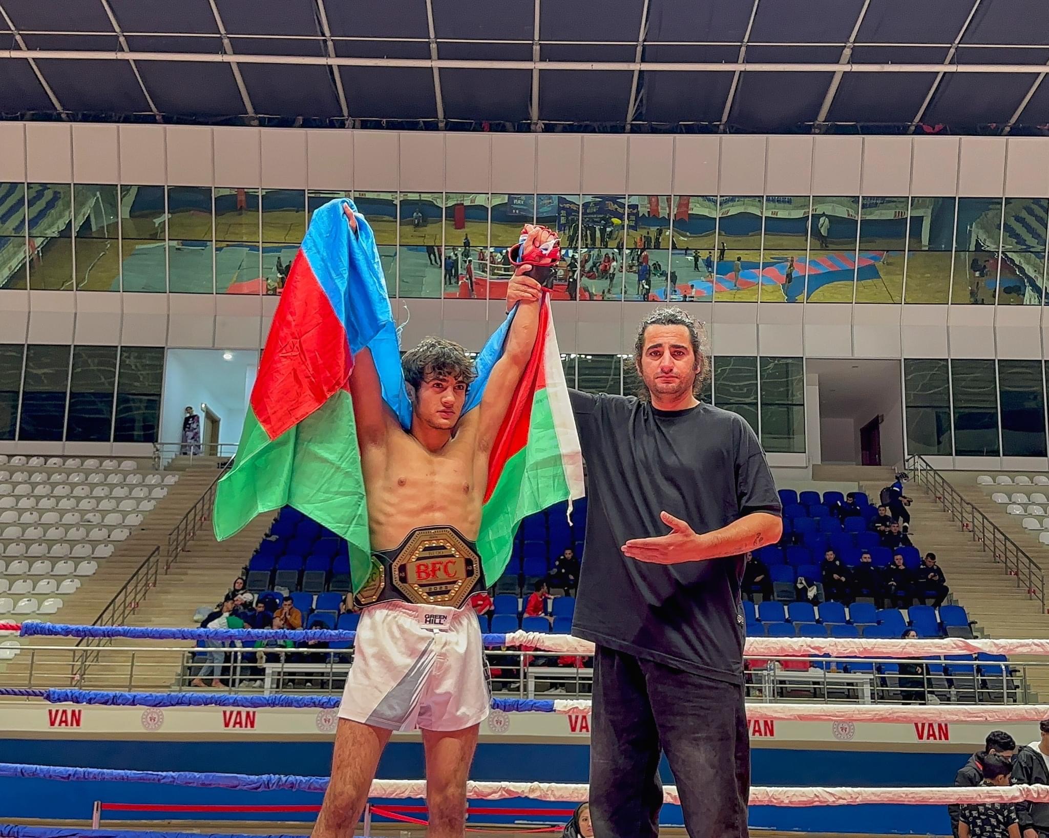 İqbal Əliyev Qəfəs Çempionatının qalibi oldu - FOTO