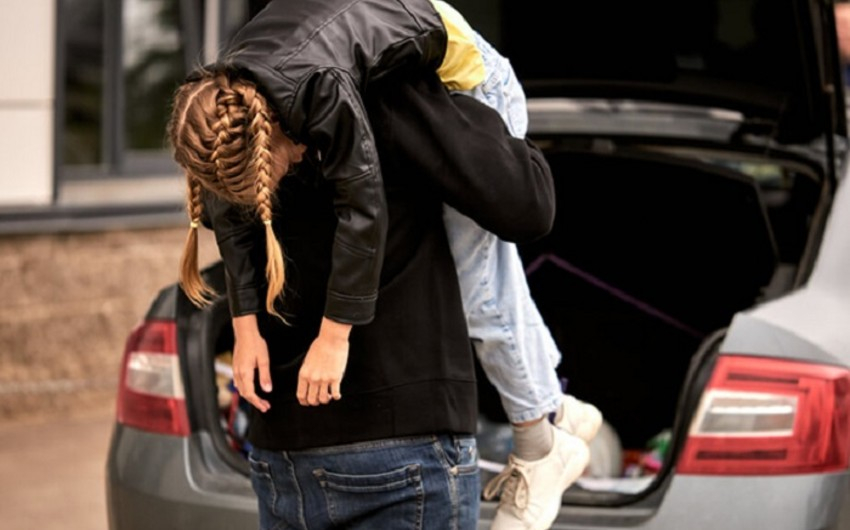 Sumqayıtda 17 yaşlı qız qaçırıldı