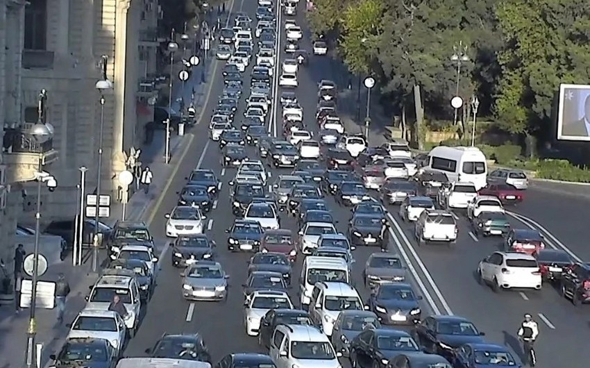 Bu yollarda tıxac var - SİYAHI