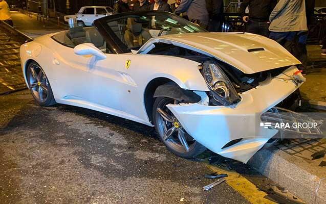 Bakıda qəzaya uğrayan “Ferrari”nin sahibi kimdir? - FOTOLAR