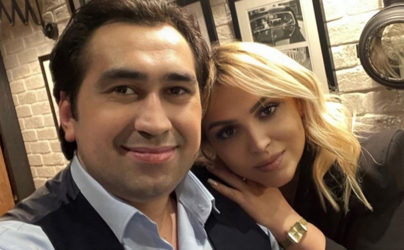 Eltondan etiraf: “Həyat yoldaşımı çox incitmişəm”