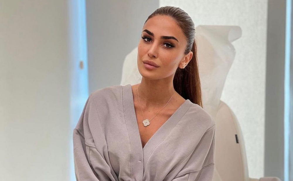 Pərvin Abıyeva izləyicisinə əsəbiləşdi: "Sənə nə!"