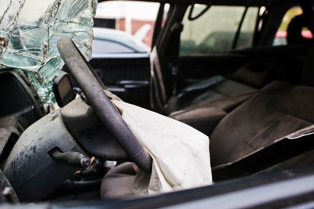 Kürdəmirdə qəzada ağır xəsarət alan sürücü ölüb