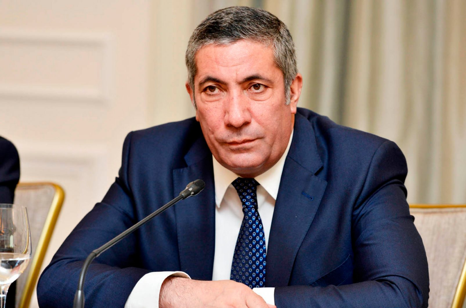 Siyavuş Novruzov: Verilən dəfn puluna qəbiristanlıqdan 10 sm yer almaq mümkün deyil