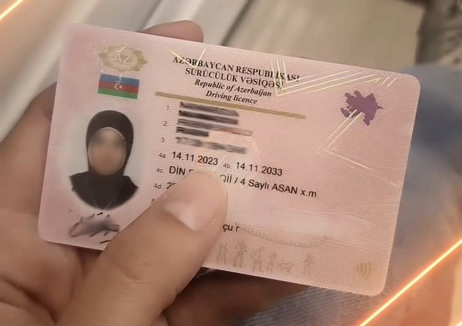Azərbaycanda sürücülük vəsiqələrində hicab qadağası götürülüb? - RƏSMİ CAVAB