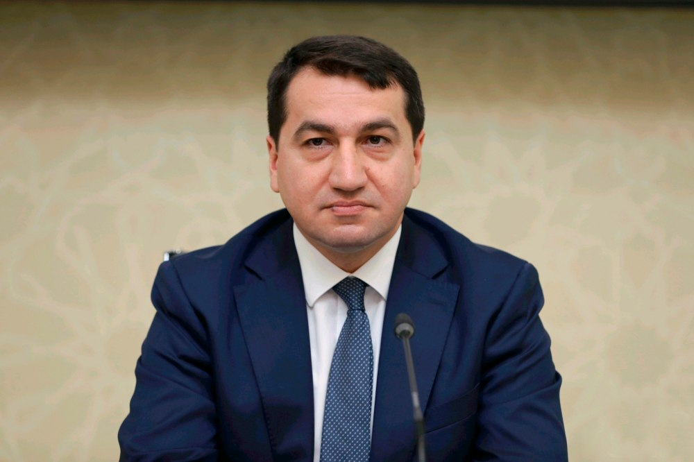 Hikmət Hacıyev: "İrəvanın sülh proqramına ehtiyacı var”