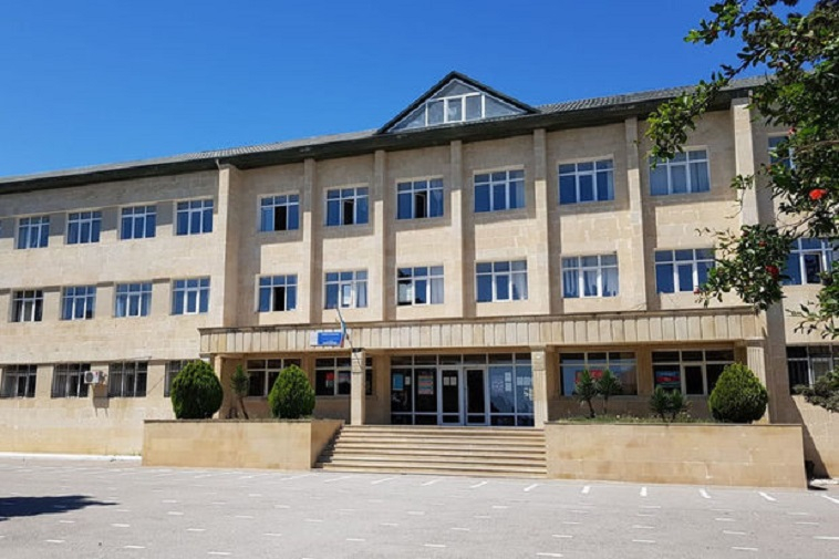 Bakı məktəbində BİABIRÇILIQ: Doğum gününə pul yığdığı iddia olunan direktor DANIŞDI
