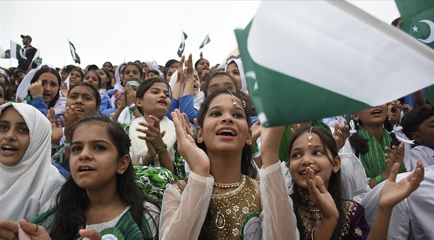 Pakistan bir milyon qeyri-qanuni immiqrantı deportasiya edir