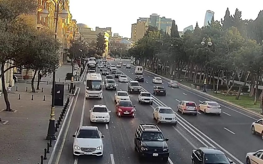 Bakının bir sıra yollarında tıxac müşahidə olunur - SİYAHI