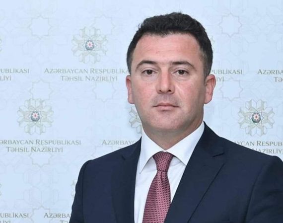 Şagirdi döyən məmur işdən çıxdı