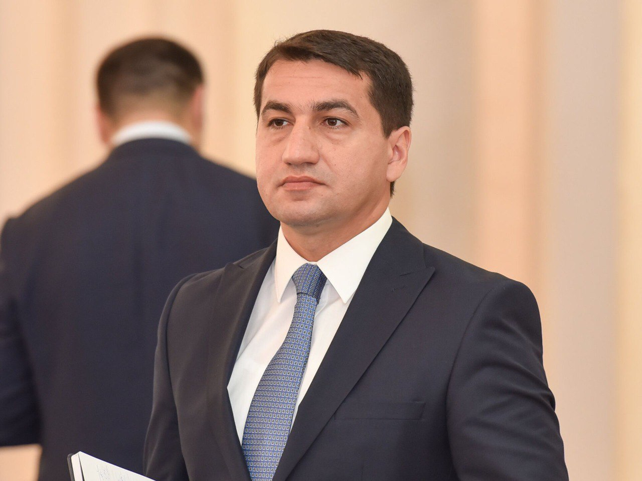 Hikmət Hacıyev azərbaycanlı qadın istehkamçılarla bağlı paylaşım edib - FOTO