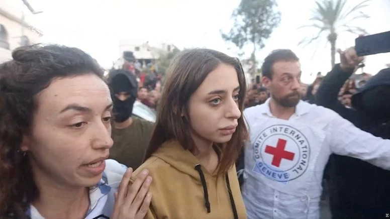 HƏMAS videosunu yaymışdı - 21 yaşlı israilli girov sərbəst buraxıldı