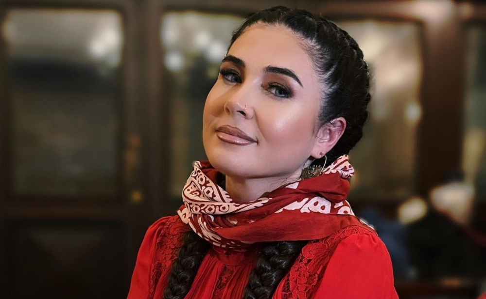 Elnarə: "Nə qədər ki, uğurumuz daş olub düşəcək başınıza..."