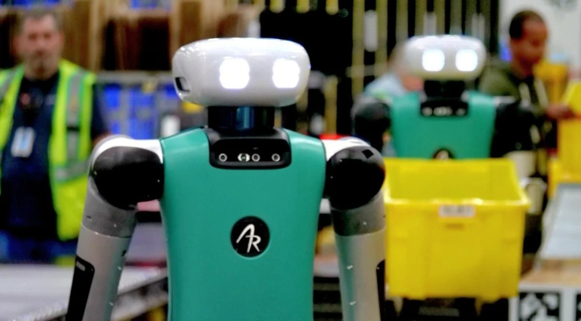 Dünyada ilk dəfə insanabənzər robot fabriki açılır