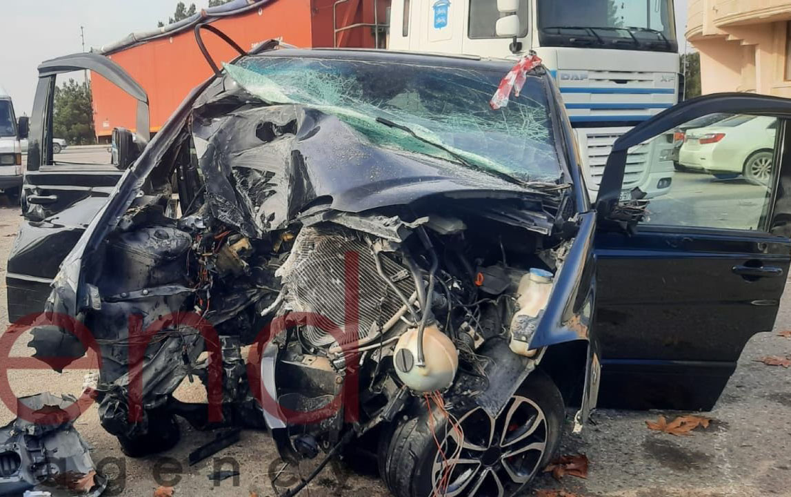 PFL rəsmilərinin qəzaya uğradığı mikroavtobus bu vəziyyətdədir - FOTO